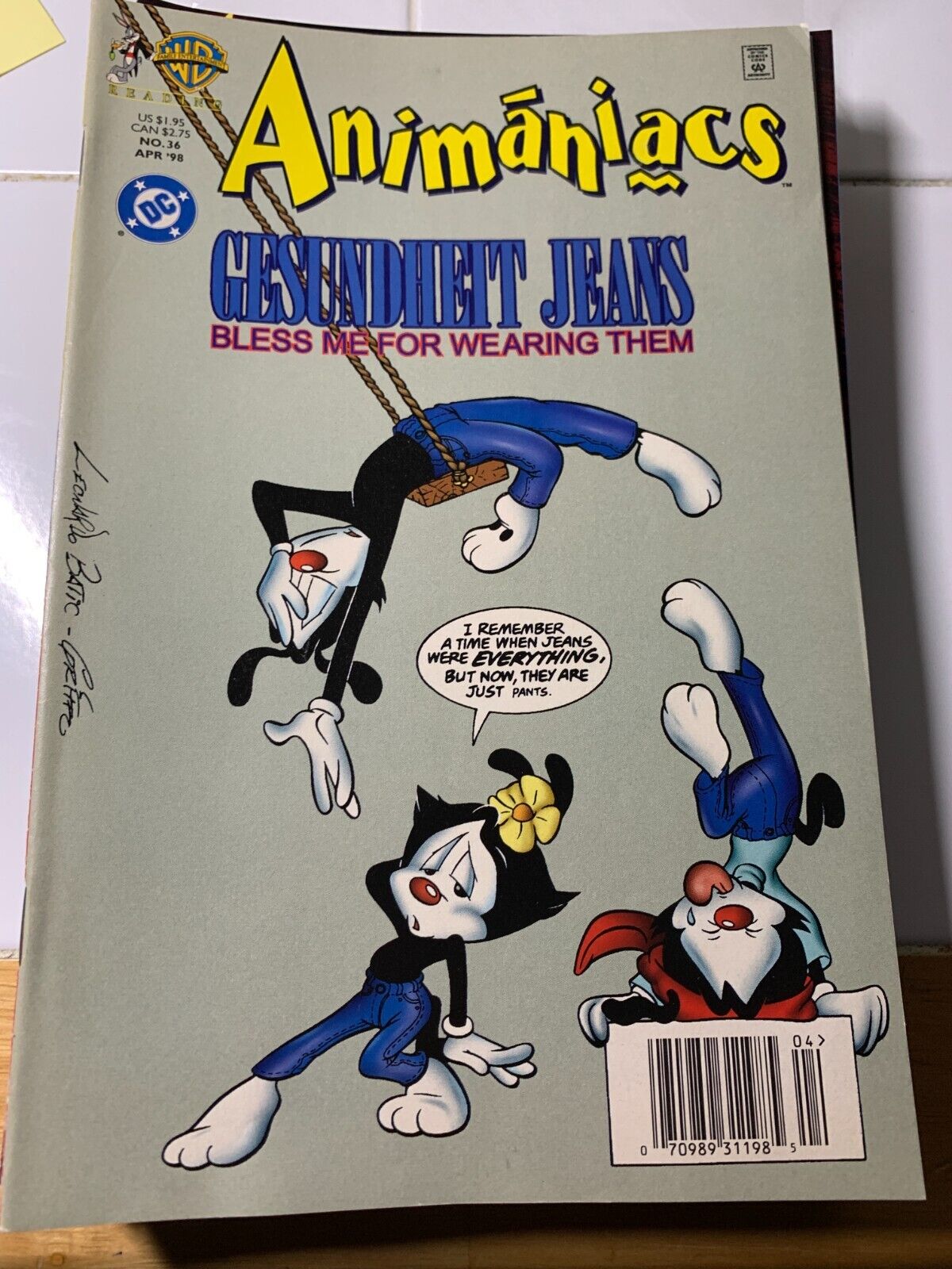 1998 DC Comics Animaniacs #36 Gesundheit Jeans Bless me for wearing them Cartoon