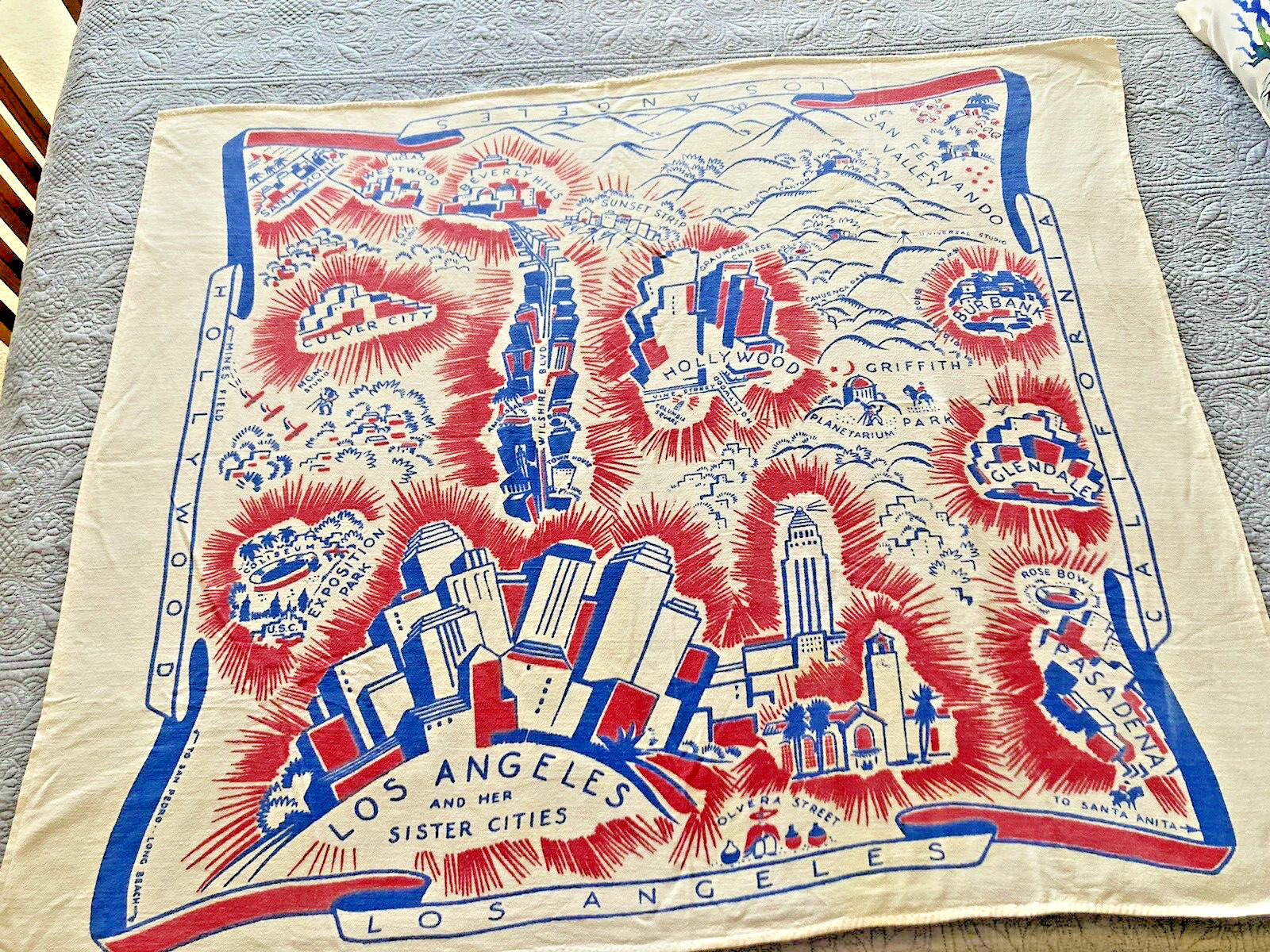 Vintage 40s Vivid LOS ANGELES CA Square Souvenir Tablecloth 36 x 36