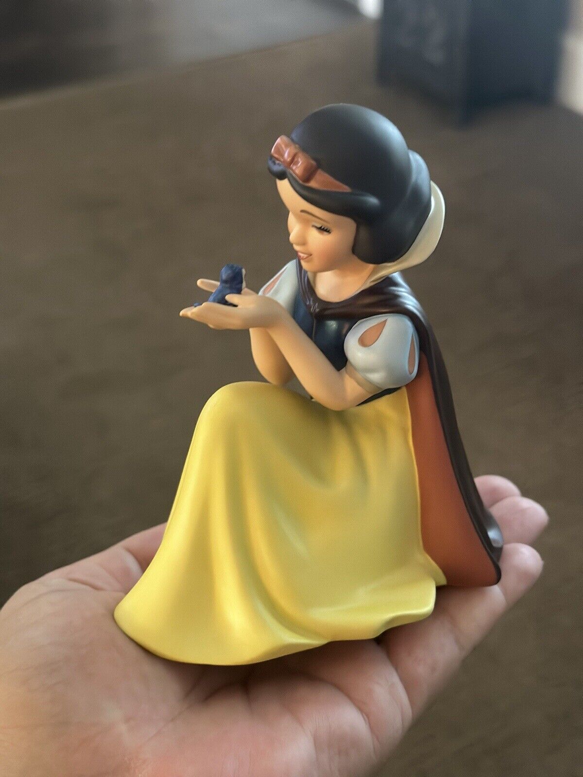 WDCC Disney Snow White 2002 “Won\'t You Smile for Me” Figurine