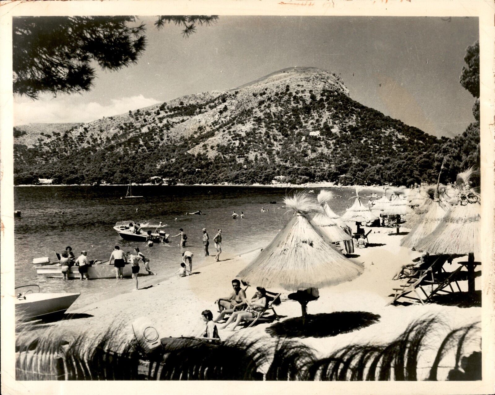 LD331 1965 Original Photo MAJORCA BEACH RESORT SPAIN'S BALEARIC ISLAND COVE