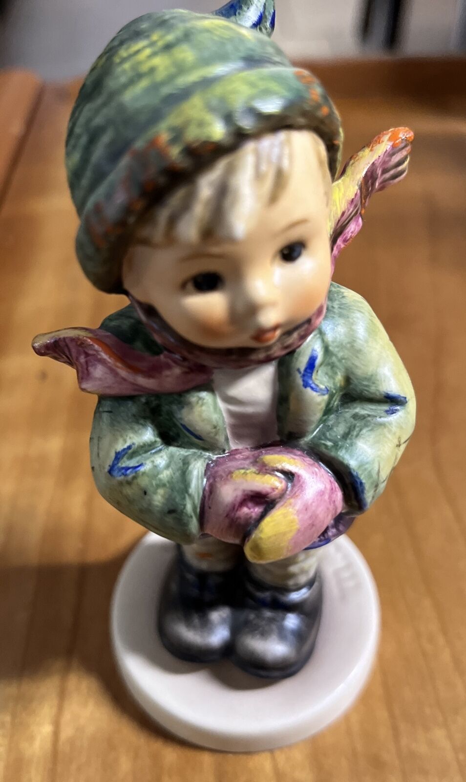 Vintage Hummel Goebel “It\'s Cold” Boy W/Mittens Figurine 421 Collector Club 1981