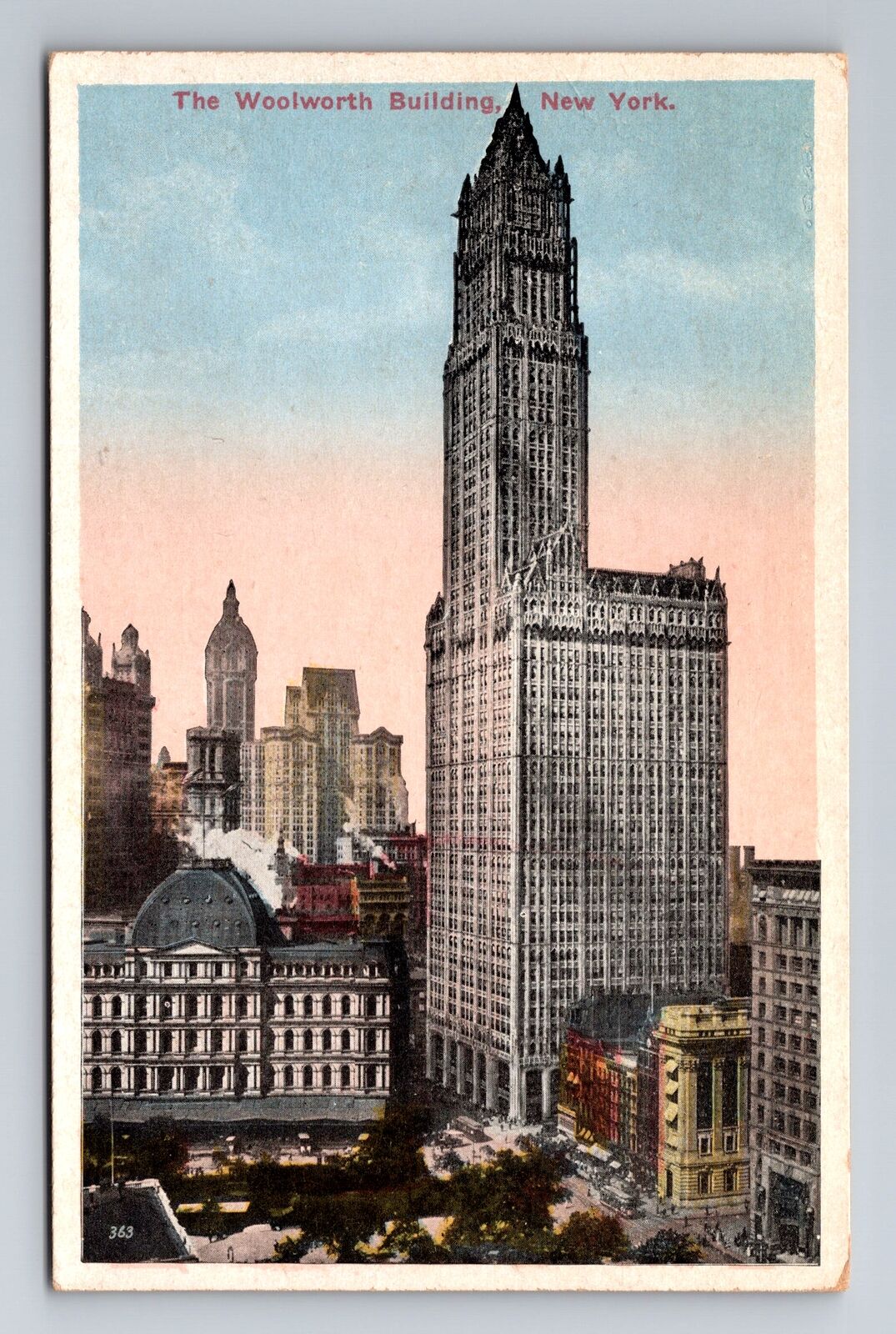New York City NY,, The Woolworth Building, Vintage Souvenir Postcard