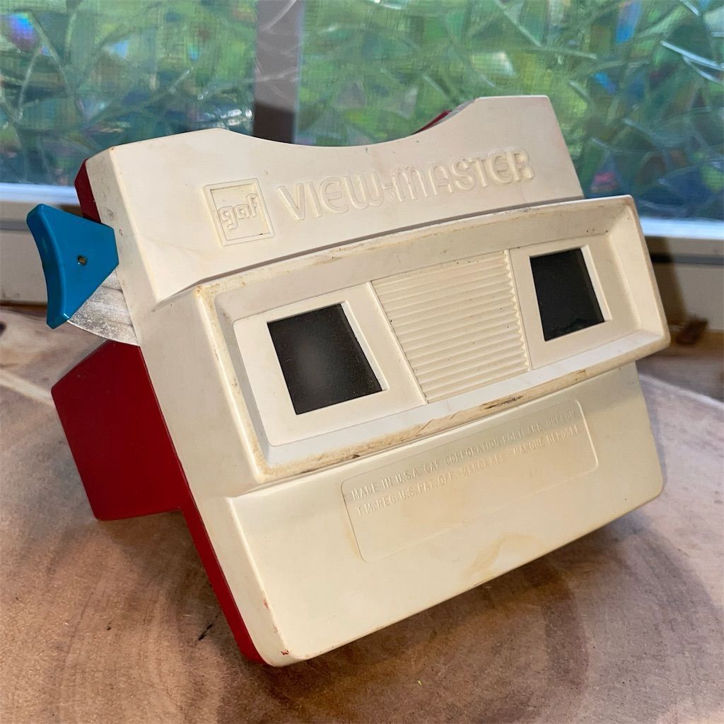 Vintage GAF View-Master Personal Standard Stereo Viewer Red/White/Blue 1970s