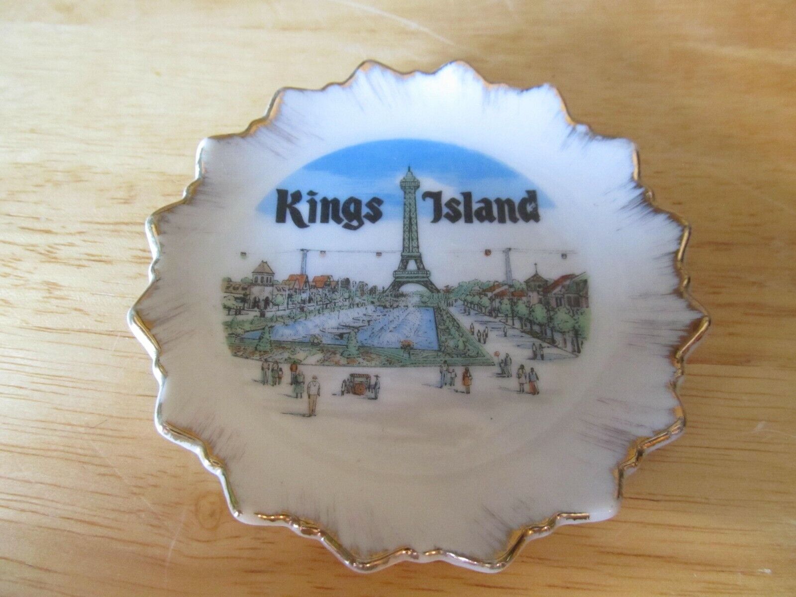 Vintage KINGS ISLAND EIFFEL TOWER Gold Rimmed Scalloped Edged Ashtray/Coin Dish