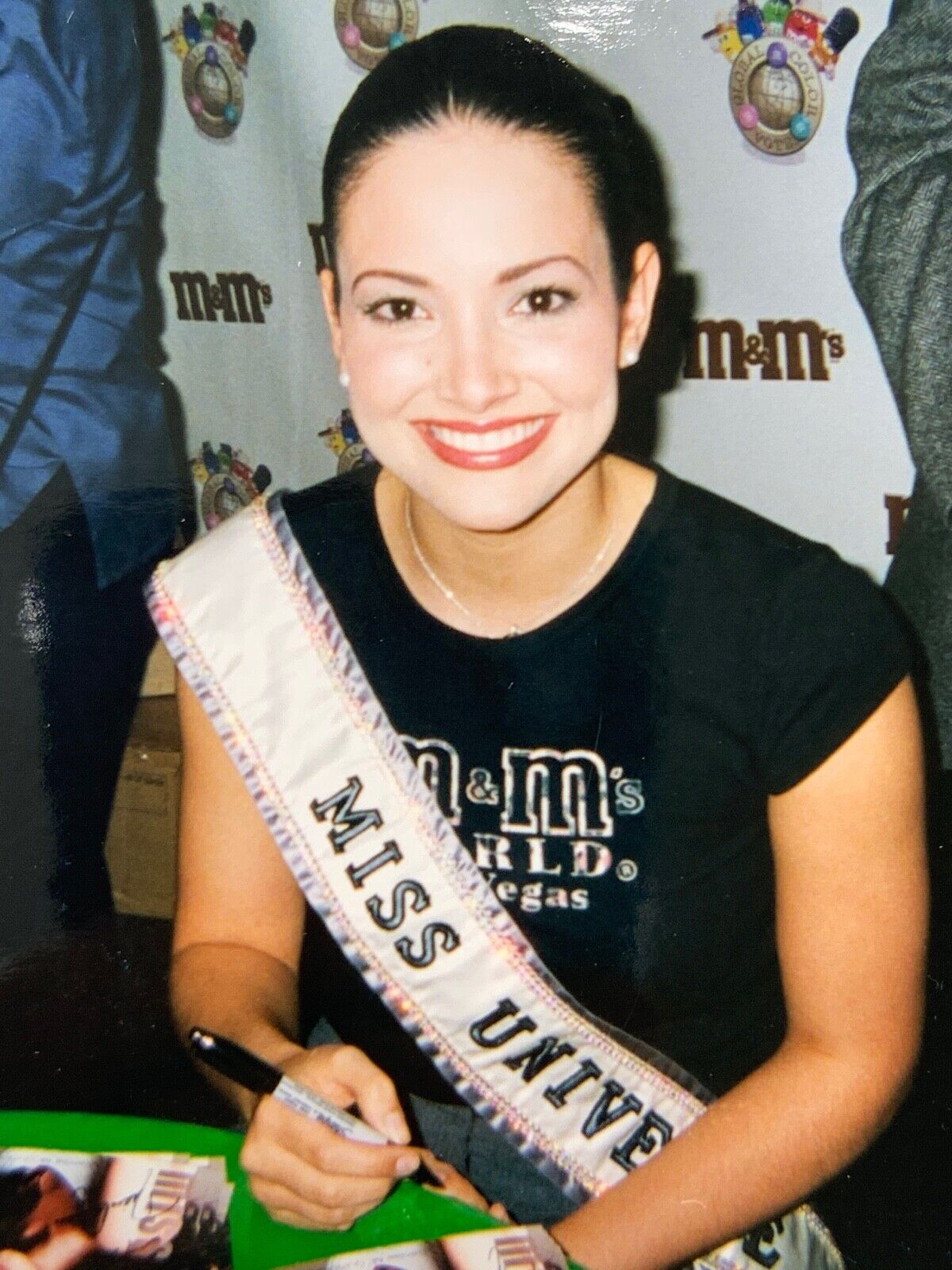 (Kd) FOUND PHOTO Photograph Snapshot 4x6 Color Beautiful Miss Universe 2002