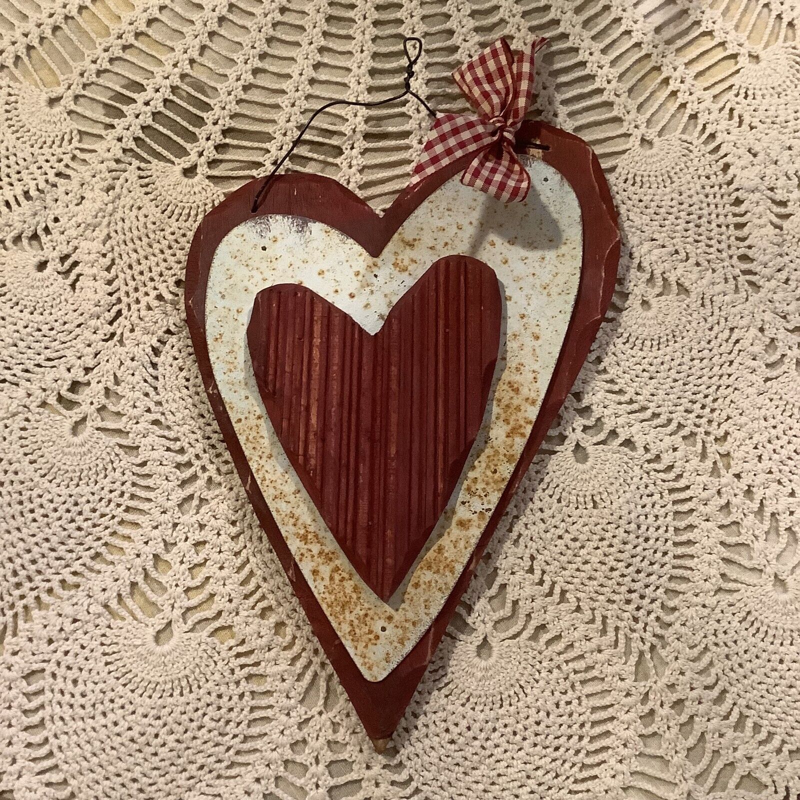 Vintage red white rustic primitive wood metal Heart wall hanging plaque 7\