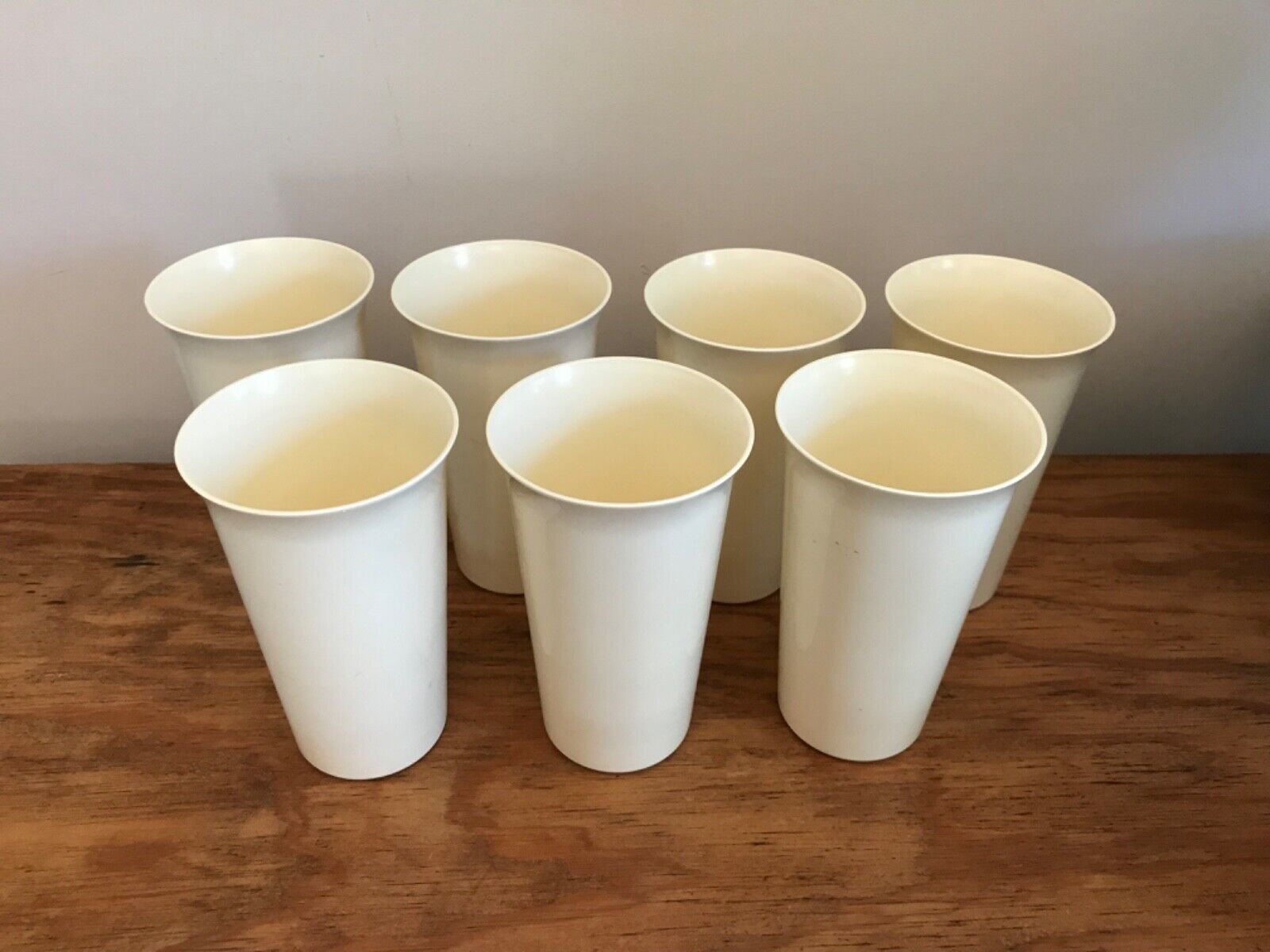 VINTAGE 12 OZ CUPS BELL TUMBLERS LOT OF 7 GOOD CONDITION 5” Tall Stackable