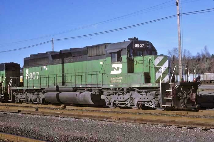 BN 6907 @ PORTLAND, OR_FEB 7, 1993__ ORIGINAL TRAIN SLIDE