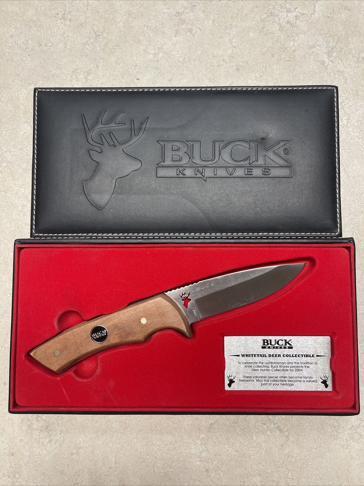 2004 BUCK KNIVE 728 WHITETAIL DEER COLLECTIBLE KNIFE & PRESENTATION BOX