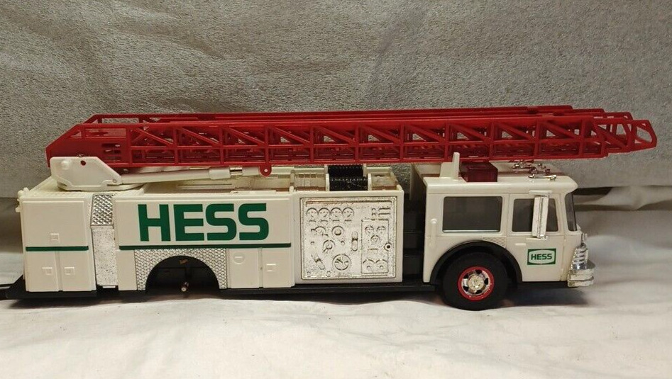 Vintage 1989 Hess Gasoline Toy Fire Truck Dual Sound Sirens Lights  Collectible