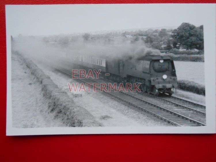 PHOTO  SR WEST COUNTRY  CLASS LOCO NO 34037 CLOVELLY (1)