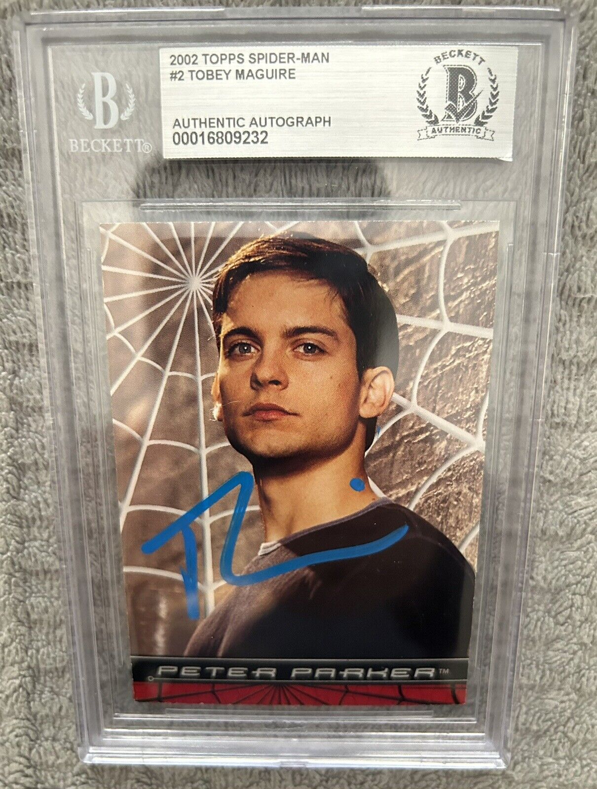 Rare Tobey Maguire Signed Spider-Man Topps 2002 #2  Trading Card  Beckett