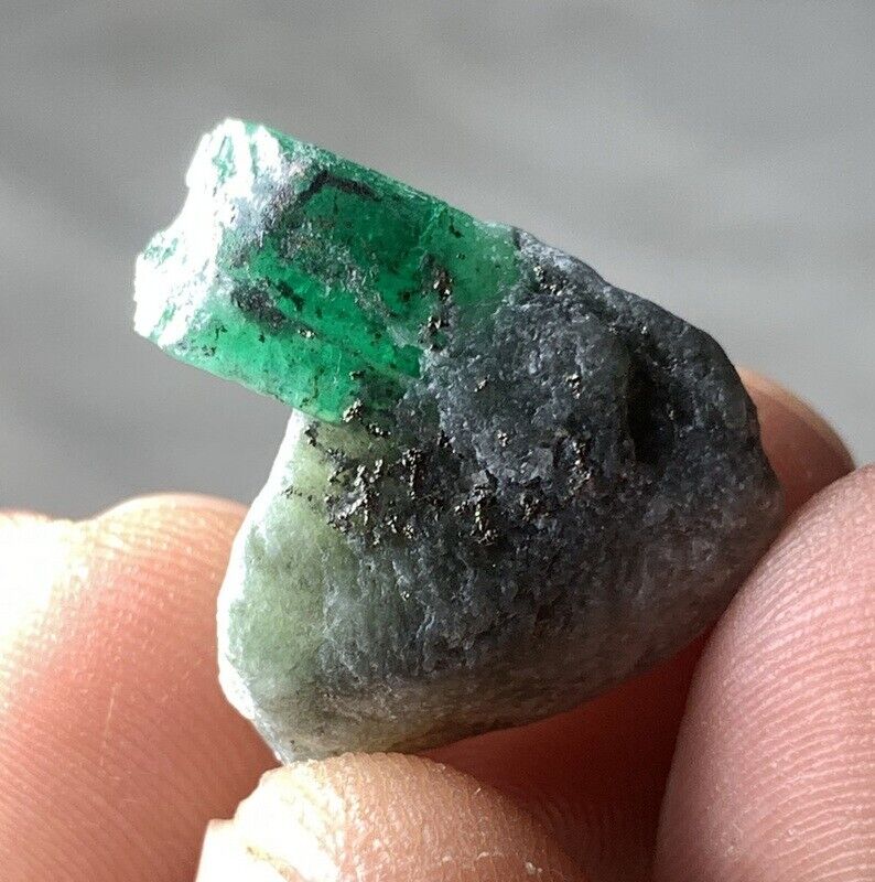 15 Carats beautiful  Emerald Crystal Specimen From  Pakistan