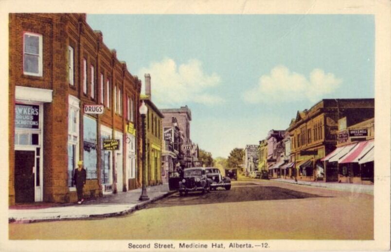 SECOND STREET, MEDICINE HAT, ALBERTA CANADA circa 1945