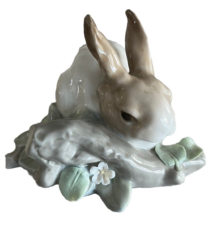VINTAGE Lladro Spain Porcelain Figurine ~ Bunny on a Log #4773
