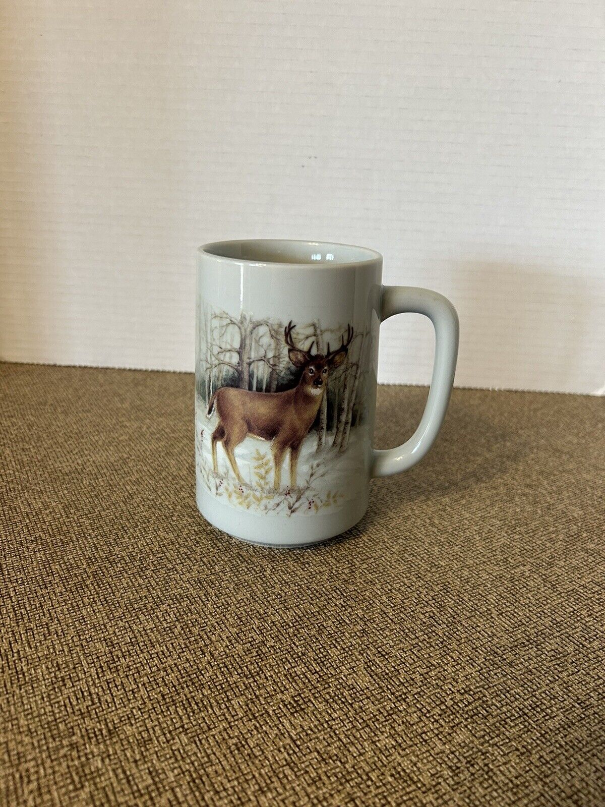 Vintage Otagiri Whitetail Deer 12 fl oz Coffee Mug Hunting Winter Scene Japan