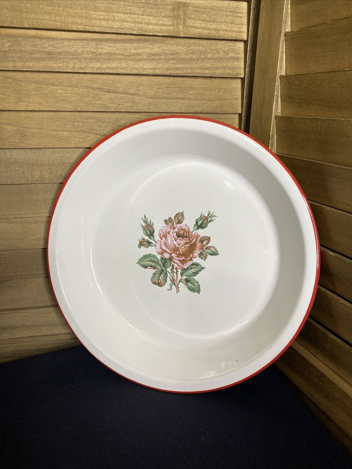 Vintage Rustic Enamelware Wash Bowl pie pan White Red Trim 
