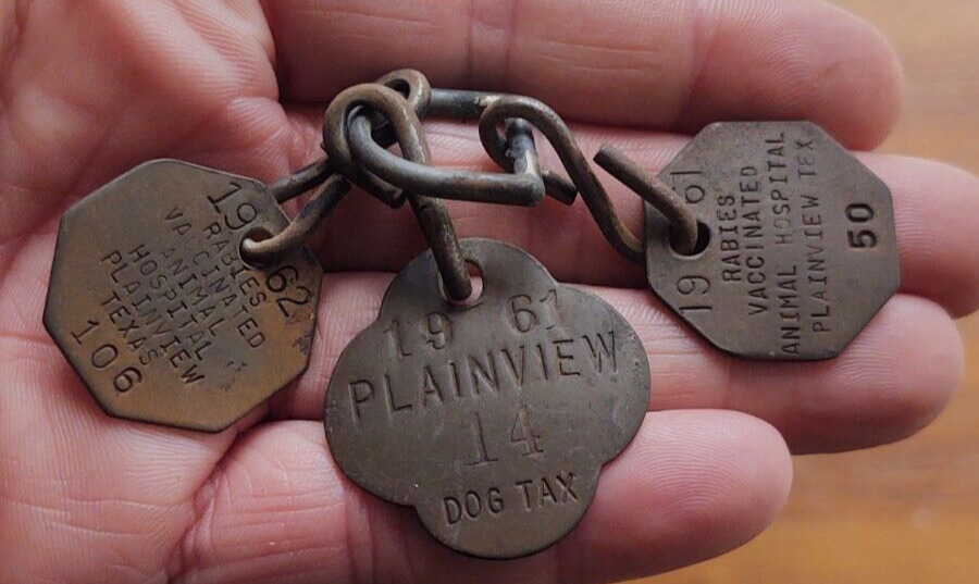 Vtg hard to find  Plainview Texas Dog Collar License & vaccination  tags 1961-62