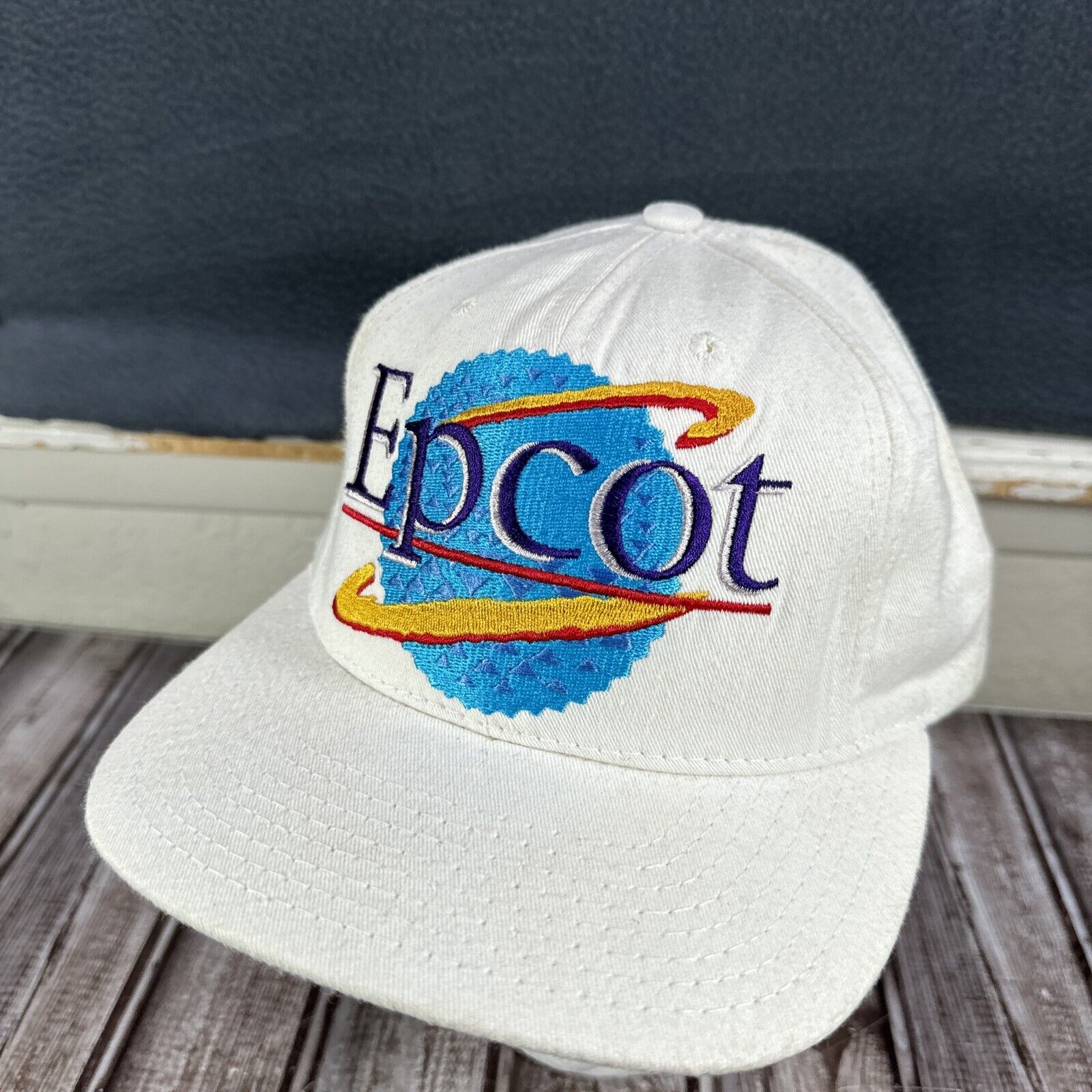Vintage Disney Epcot White Snapback Hat Walt Disney World Florida Goofy's Co.
