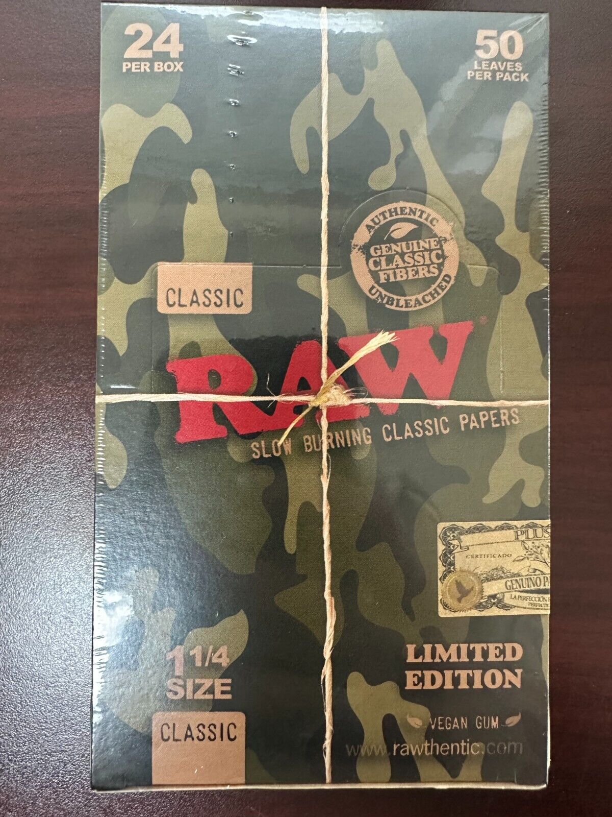RAW Rolling Papers CLASSIC CAMO - 1¼ Papers - LIMITED EDITION FULL BOX 24PKS