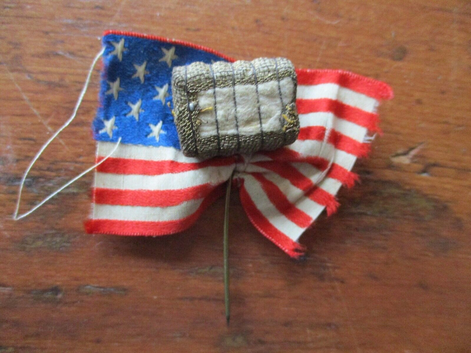 RARE C1900 pinback w/miniature bale of (real) cotton & silk US flag w/13 states