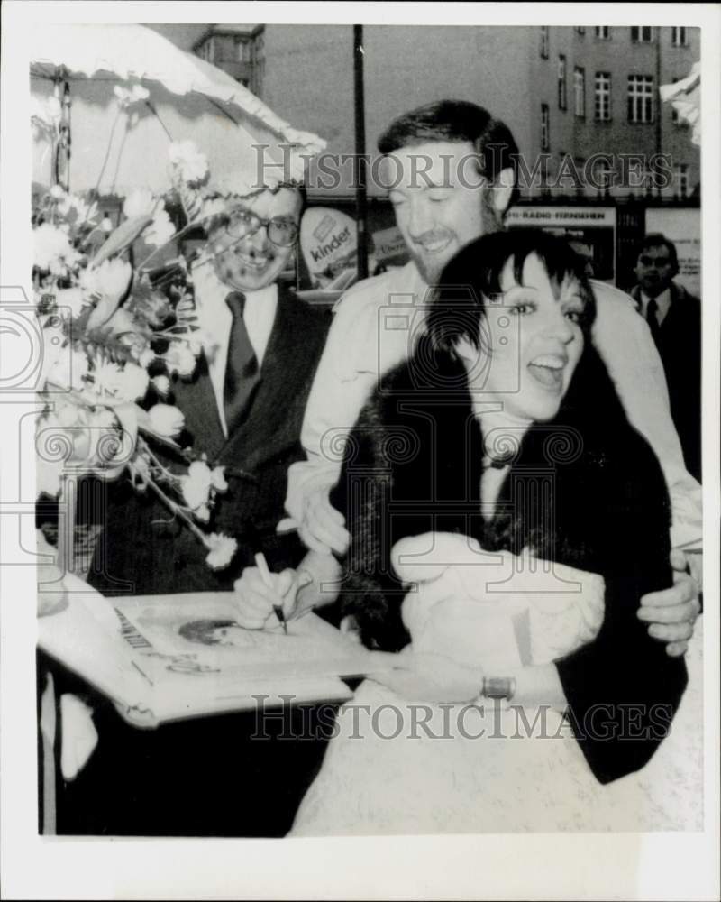 1975 Press Photo Liza Minnelli and husband Jack Haley in Berlin, Germany