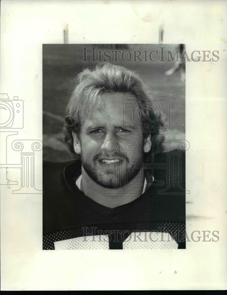 1983 Press Photo Football player-Bob Golic - cvb39749