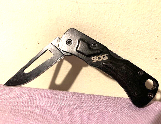 SOG Centi II Lockback All Metal Black Folding Pocket Knife - Excellent