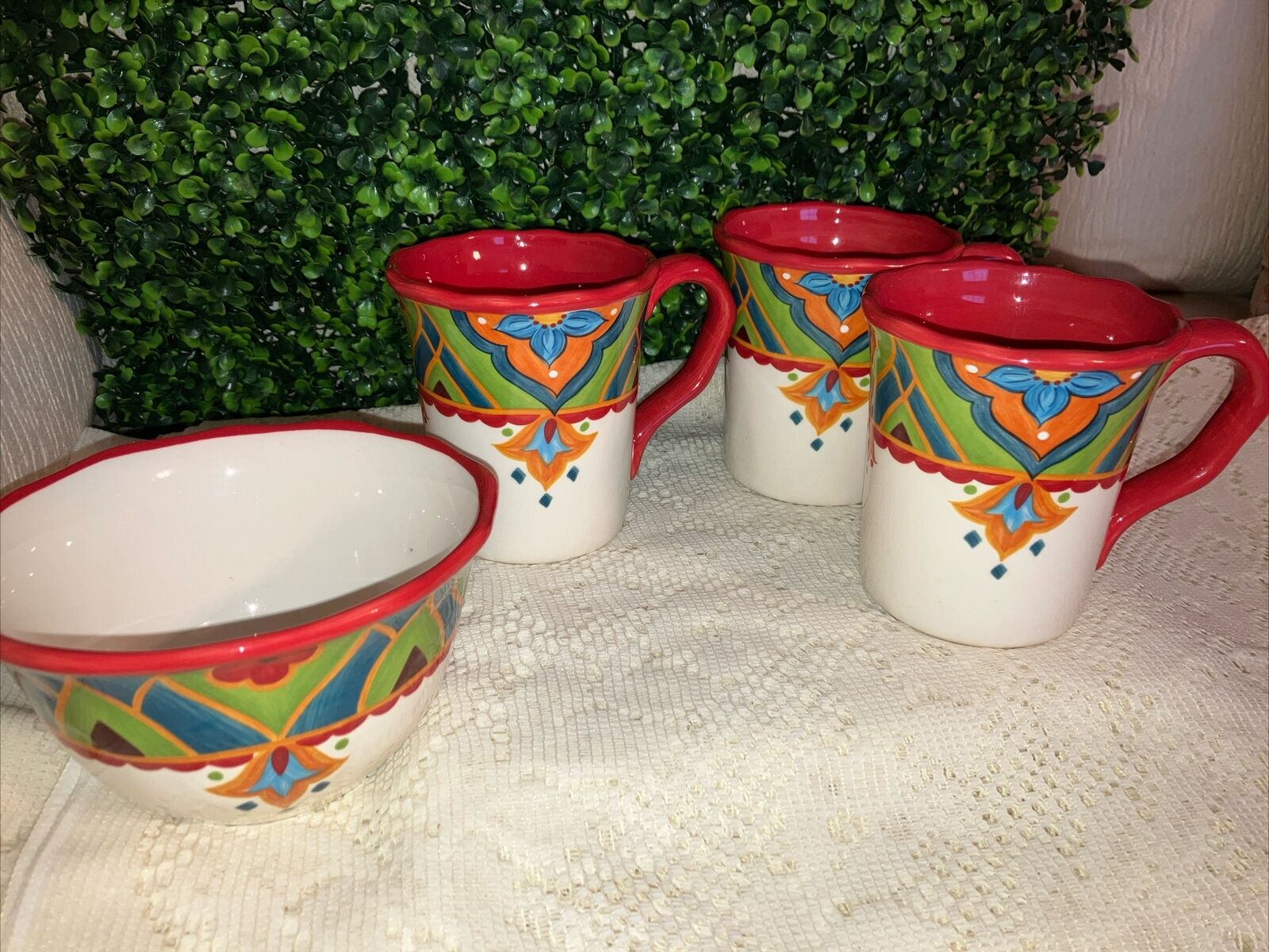 Set of 3 Pasha Espana Lifestyle 14-oz Handcrafted Scalloped Mugs & 1 Cereal Bowl