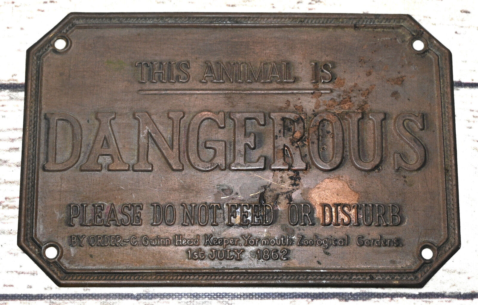 Vtg This Animal Is Dangerous Yarmouth Zoological Gardens 1862 Zoo Plaque Sign