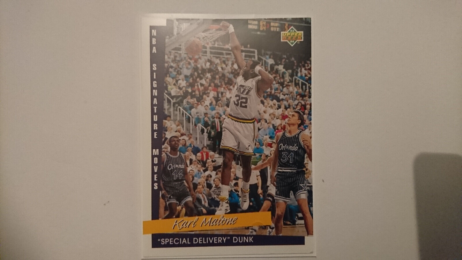 1993-94 Karl Malone Signature Moves French Upper Deck Card