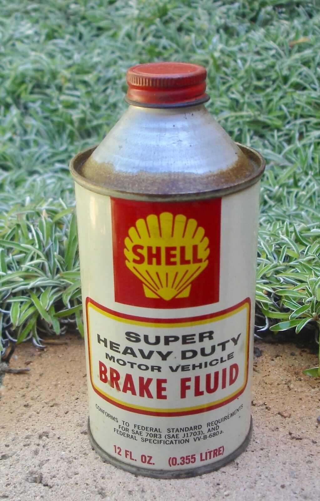 Vintage Shell Oil Super Heavy Duty Motor Vehicle Brake Fluid Can  Cone Top 12oz