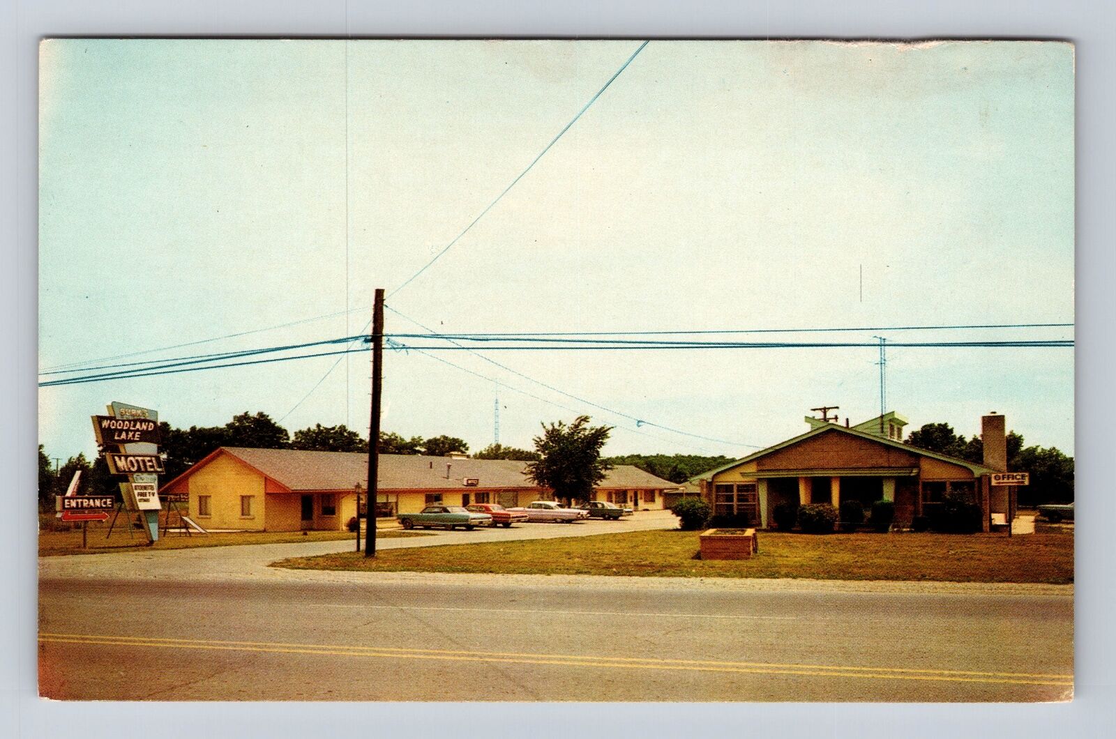 Howell MI-Michigan, Burk\'s Woodland Lake Motel, Advertisement, Vintage Postcard