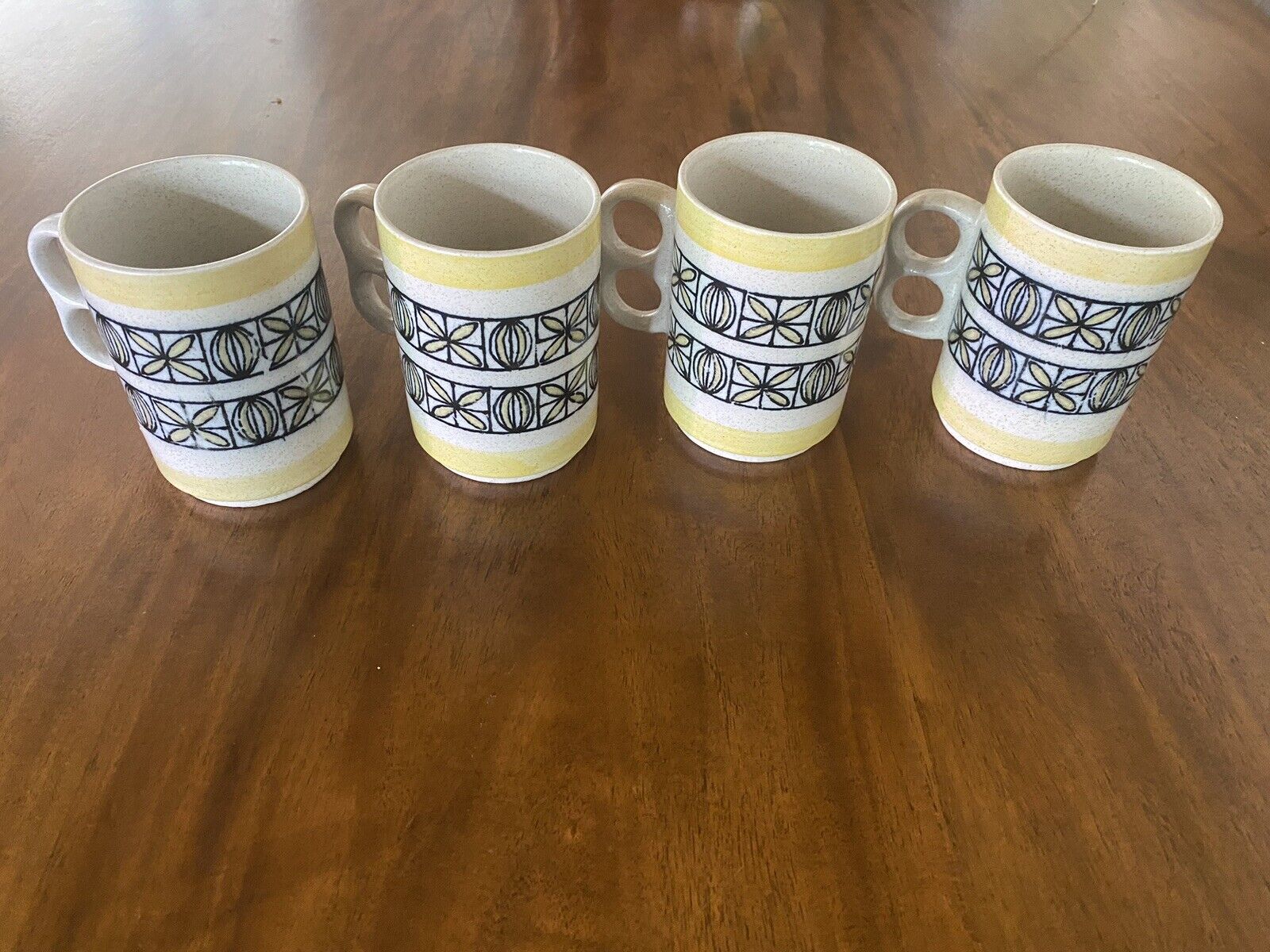 4 Vintage Stacking Mugs MCM Abstract Design Coffee Cup Yellow W/ Black Design