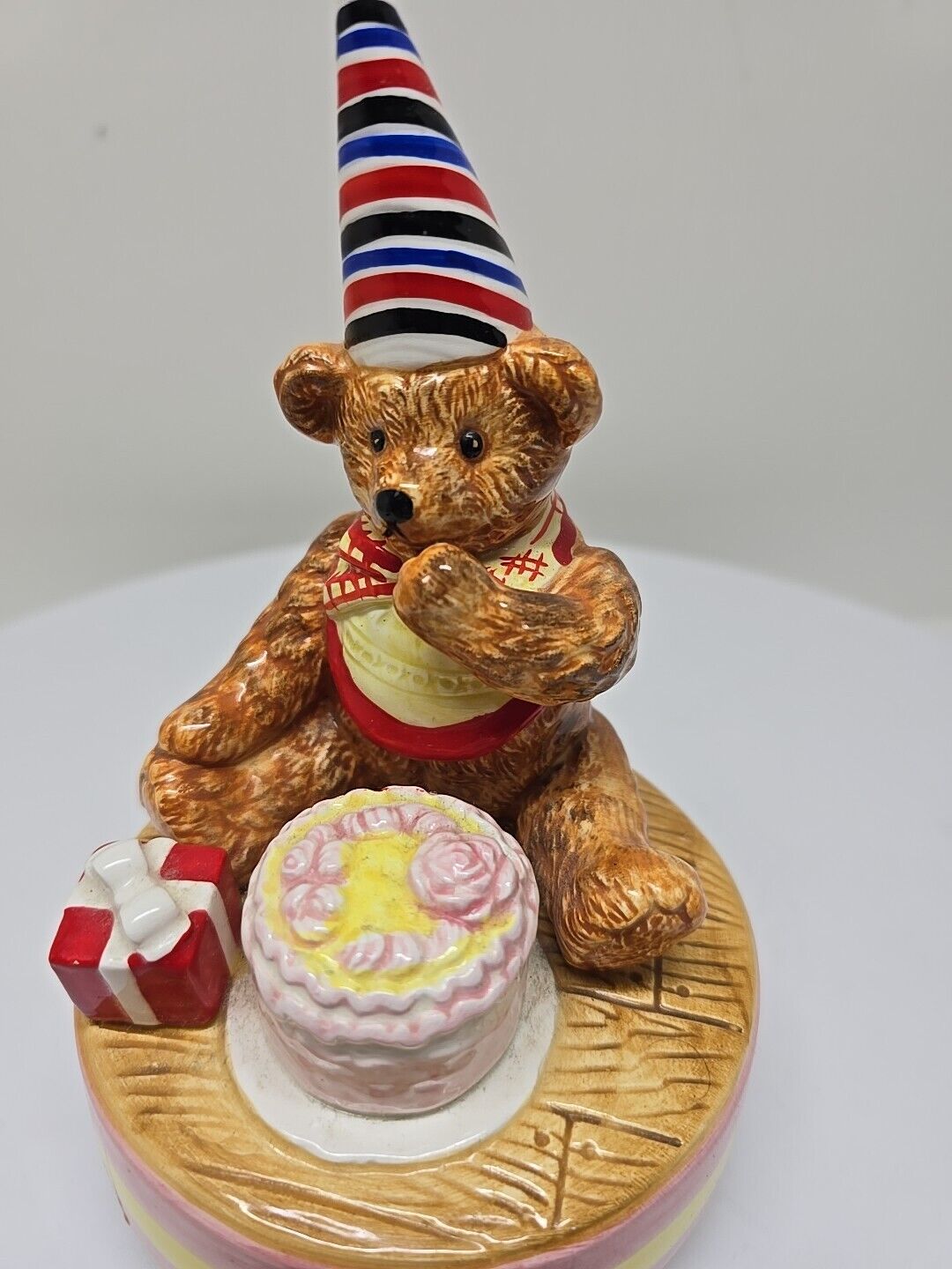 Bialosky Birthday teddy bear music Box Loyal & True Plays Happy Birthday 1984D47