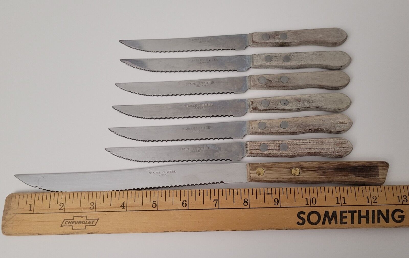 7 Vintage Stainless Serrated Knives Wooden Handle Japan 2 Rivet 8.5\