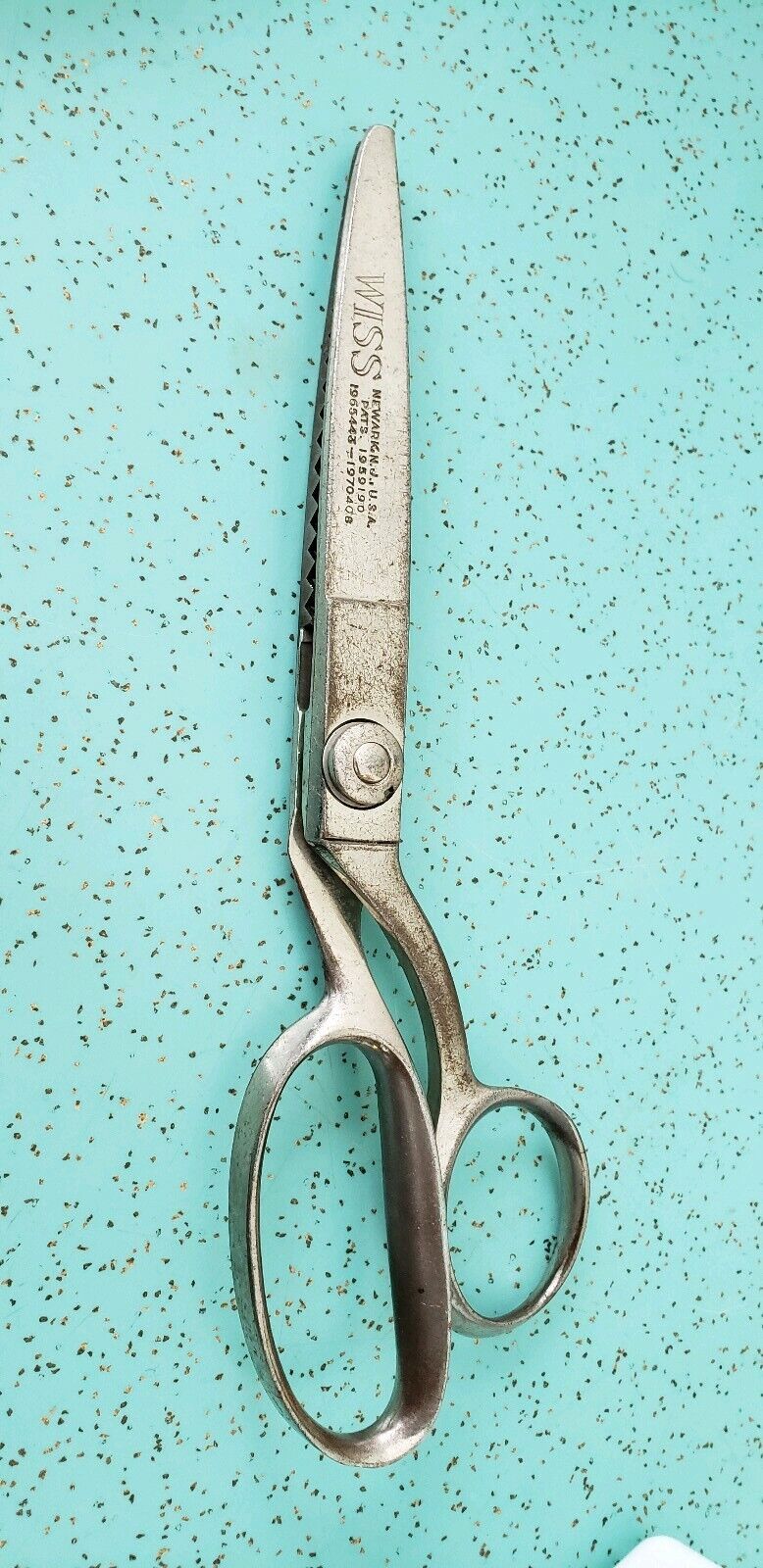 Vintage 1940s WISS Scissors Pinking Sheers Newark New Jersey 9\