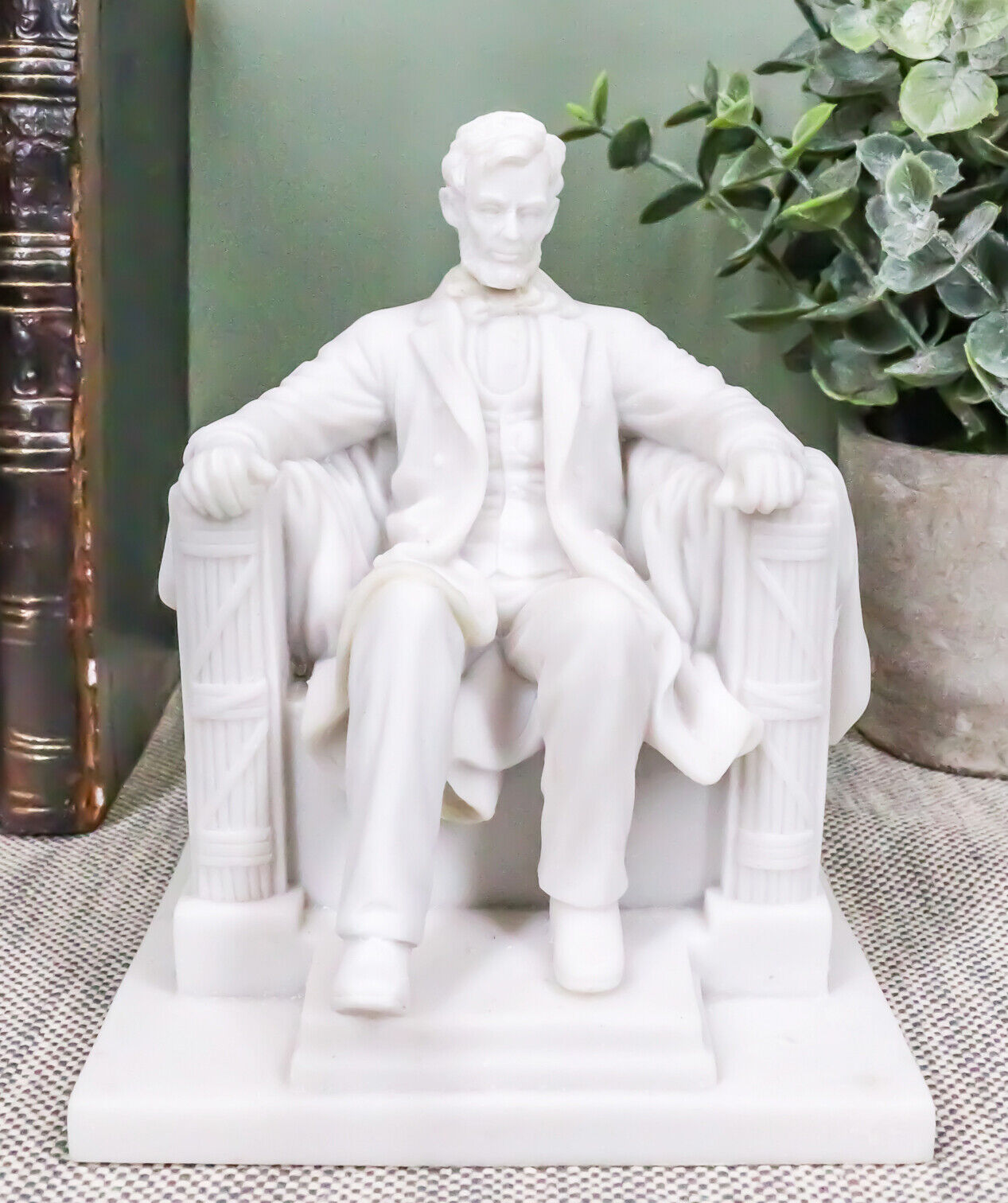 Seated Abraham Lincoln Figurine 5\