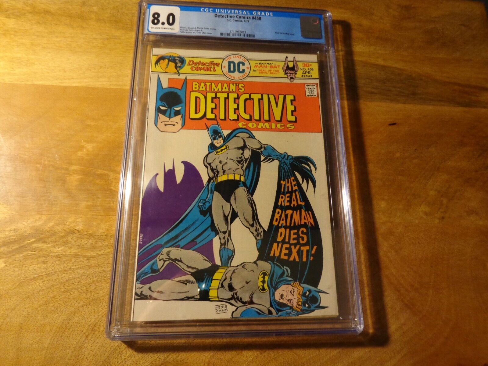 Detective Comics # 458 CGC 8.0 V/NM Batman 1976 White Pages Comic 