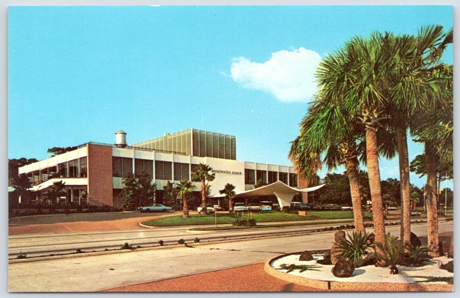 Postcard MS Biloxi Mississippi Broadwater Beach Hotel Entrance MS29