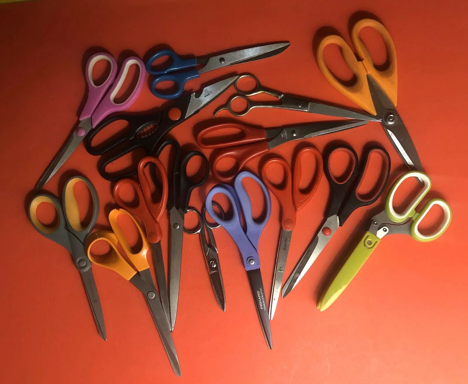 LOT OF 15 VARIOUS SCISSORS-USED IN GOOD CONDITION..DEAL..SATISFACTION GUARANTEED