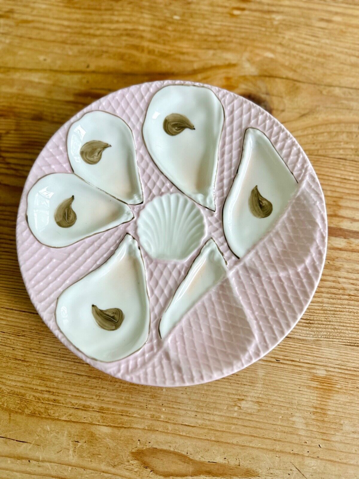 Vintage Pink Fishnet Oyster Plate