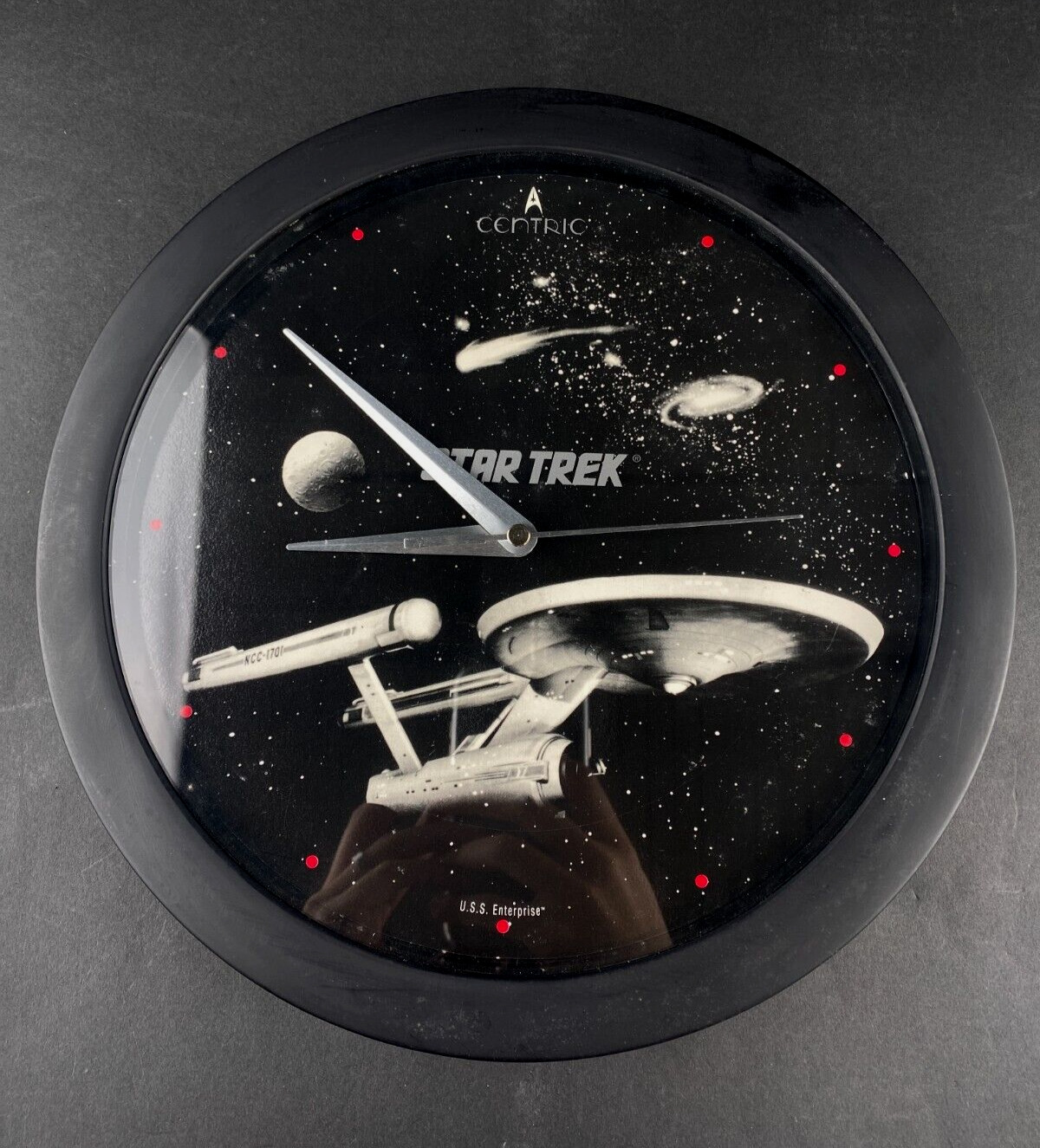 Vintage 1992 Centric USS Enterprise Star Trek Clock 11\