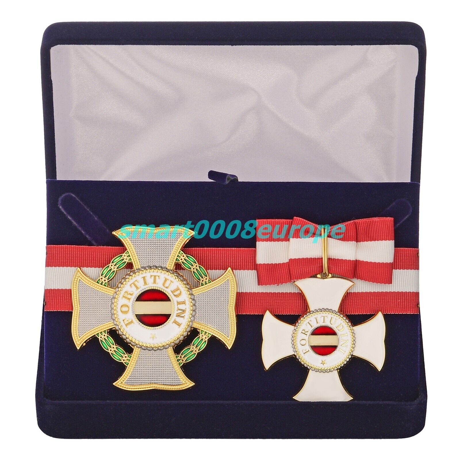 Badge and star of the Order of Maria Theresa in a gift box. Austria. Repro