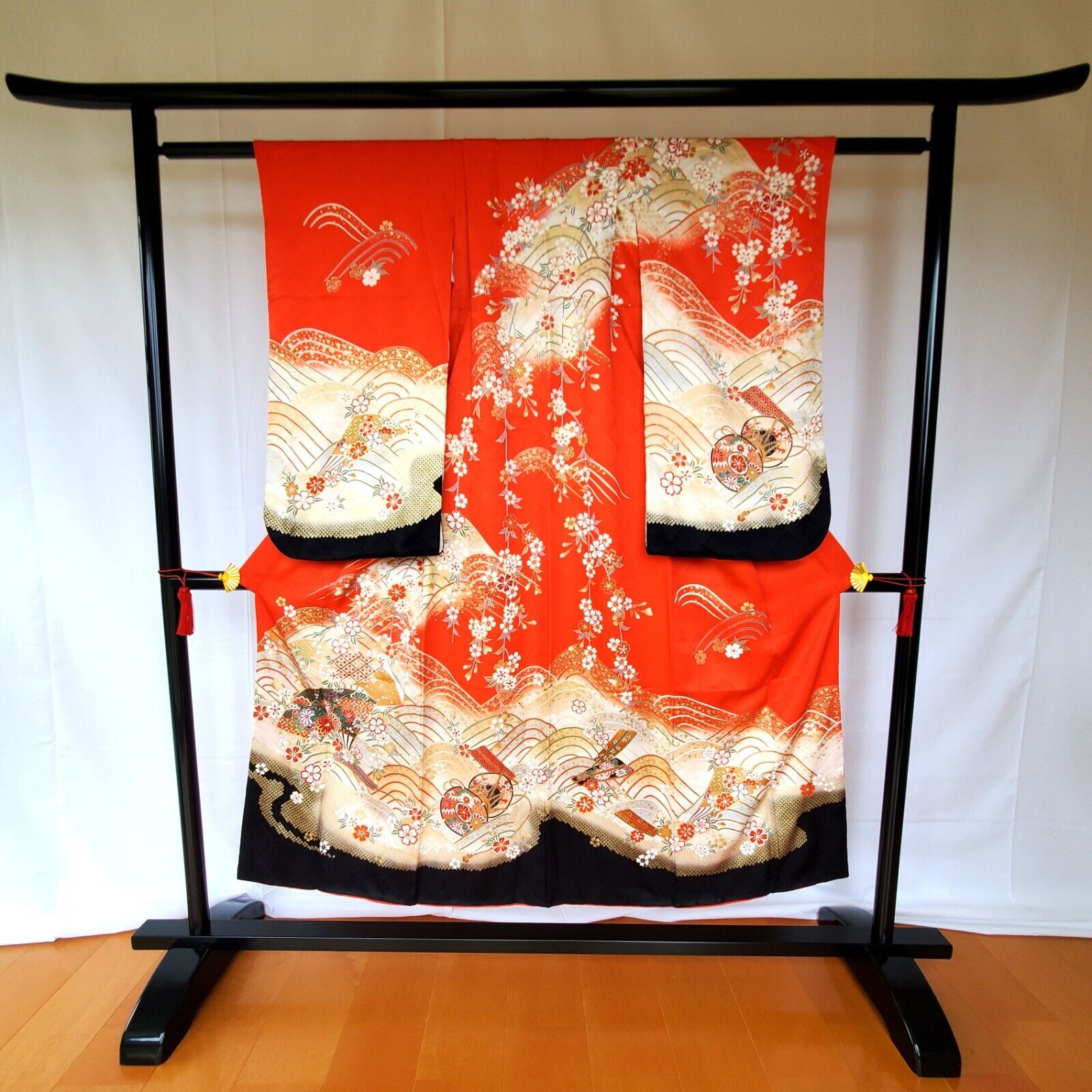 Traditional Japanese KIMONO, Vintage, For girls, For viewing, Pure silk
