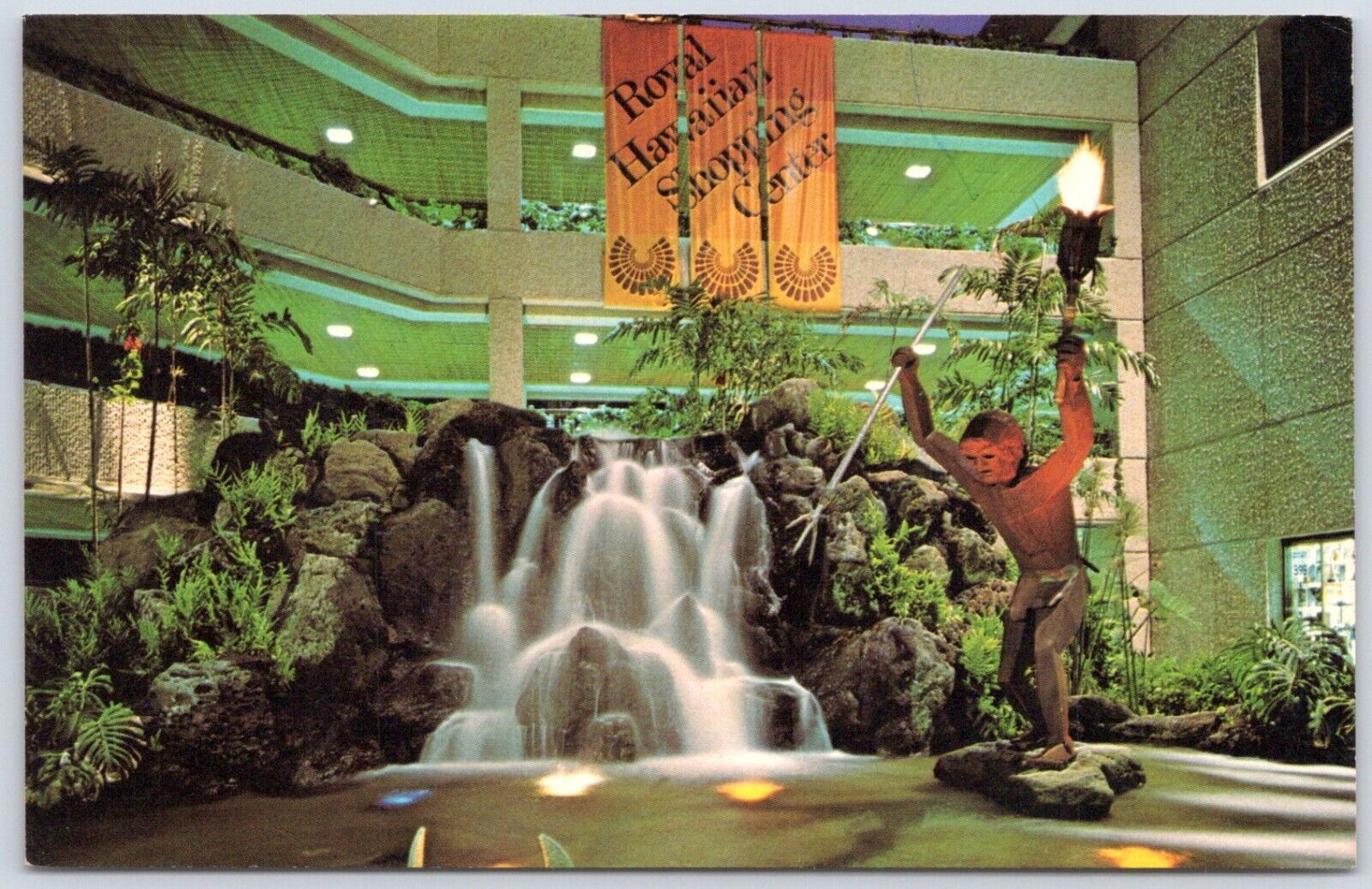 Postcard Honolulu HI Royal Hawaiian Shopping Center Mall Waikiki Fountain B15