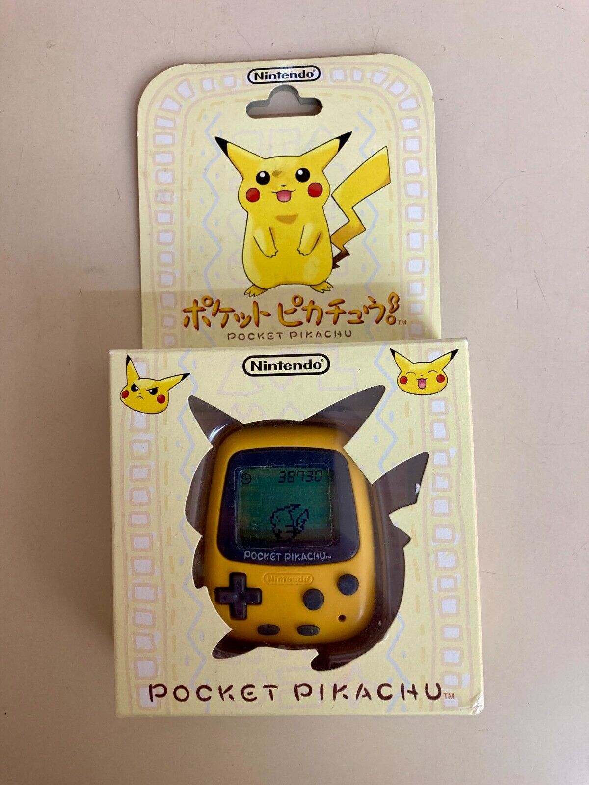 Pocket Pikachu Tamagotchi Nintendo 1998