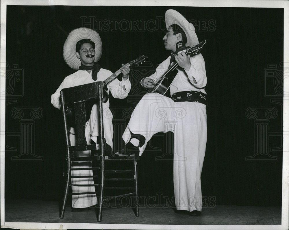 1939 Press Photo Detroit Mexicans - dfpd49691