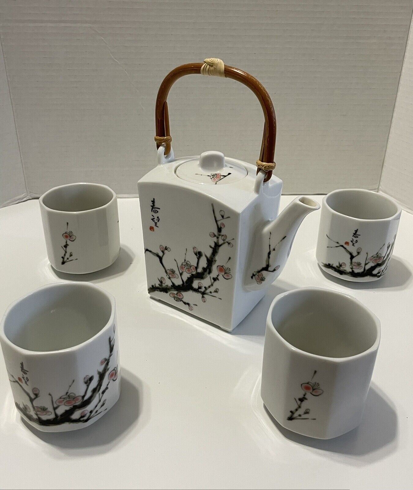 Japanese White Sakura Cherry Blossom Ceramic Tea Set Wicker Handle 4 Cups Japan