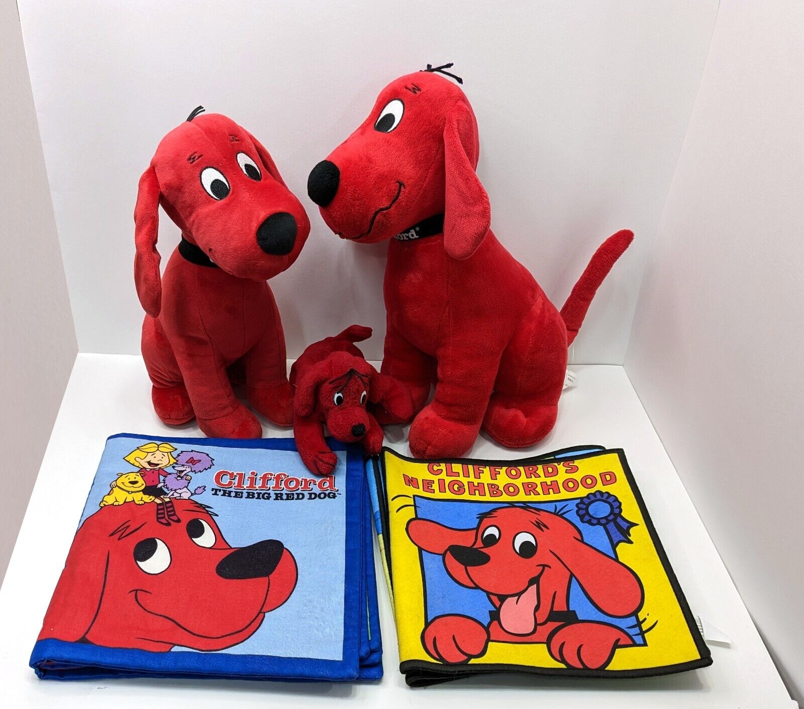 Clifford the Big Red Dog Lot 5 pcs Cloth books (2) Kohl’s Cares Plush toys (3)